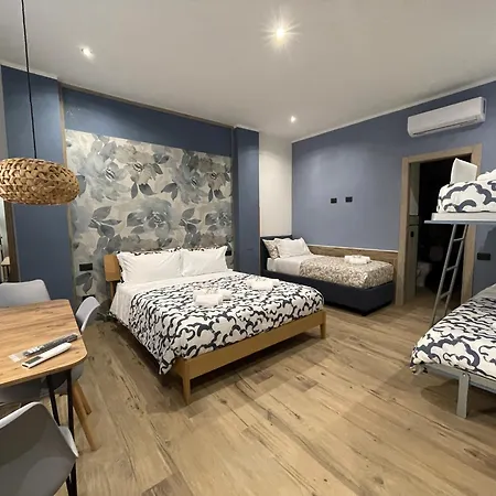 Casa de hóspedes Helle Hus - 200m From Piazza Bologna Metro And 10 Minutes From The Colosseum Roma