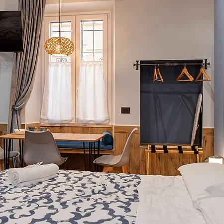 Helle Hus - 4 Min To Metro, Modern & Quiet, Direct To Colosseum 4*