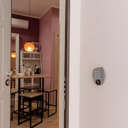 Casa de hóspedes Helle Hus - 200m From Piazza Bologna Metro And 10 Minutes From The Colosseum *