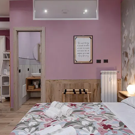 Casa de hóspedes Helle Hus - 200m From Piazza Bologna Metro And 10 Minutes From The Colosseum Roma