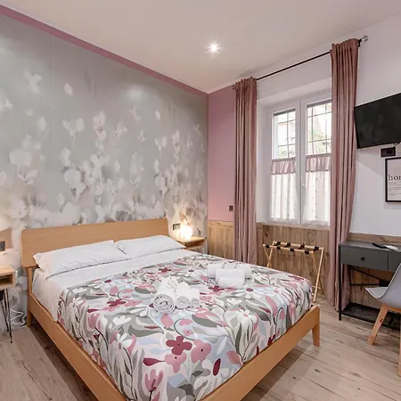 Casa de hóspedes Helle Hus - 200m From Piazza Bologna Metro And 10 Minutes From The Colosseum Roma
